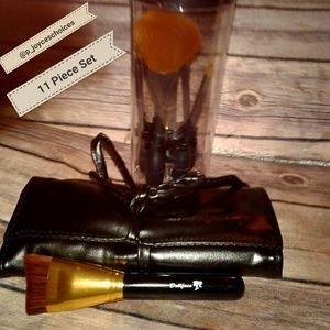 14 piece Dollface Make up brush set